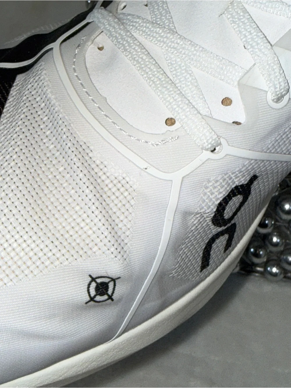 On Running removable spikes 12.5 mens Athletic Sneaker cleats, White Black, Mint